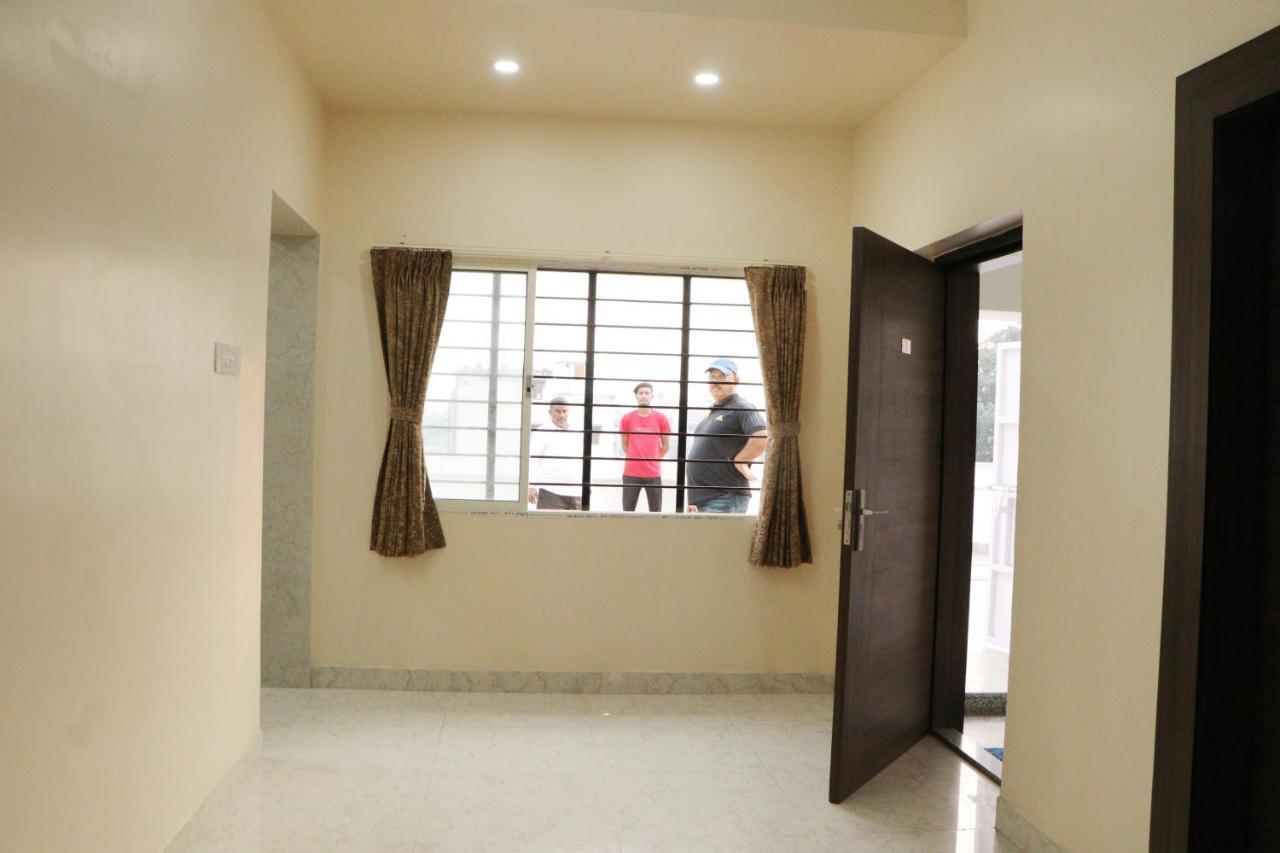 Radharani Apartment كولكاتا المظهر الخارجي الصورة