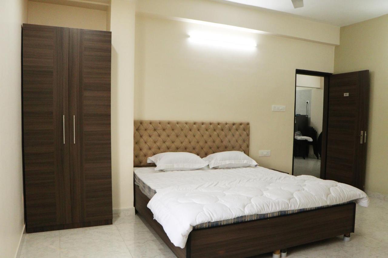 Radharani Apartment كولكاتا المظهر الخارجي الصورة
